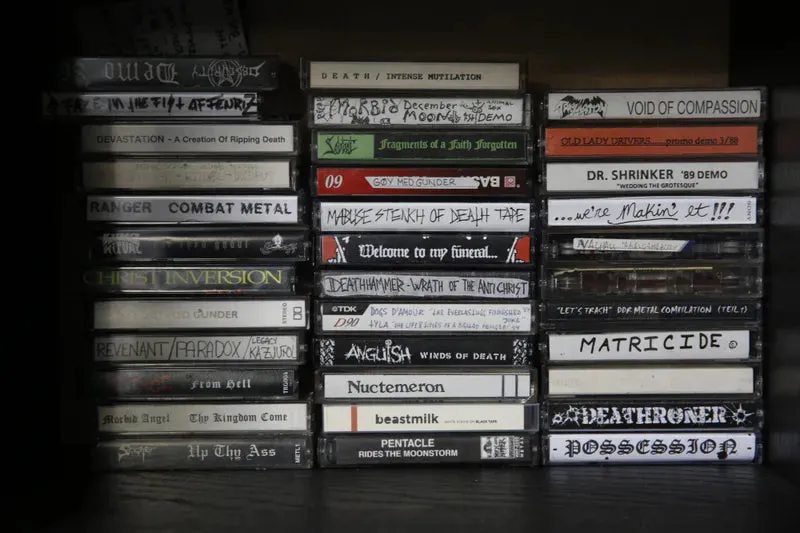 666 Shades of Black bok innbundet engelsk